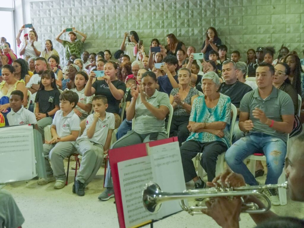 “Sanando y Reconstruyendo”: Un encuentro de música, memoria y esperanza en la Escuela de Música Desepaz